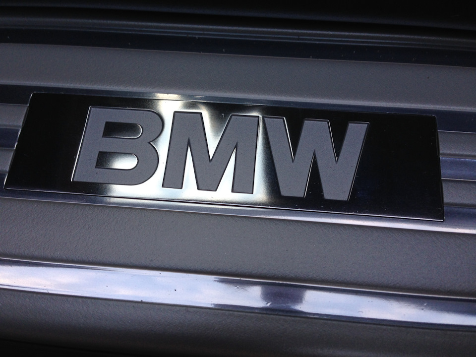 Рестайлінгові накладки порогів BMW 1