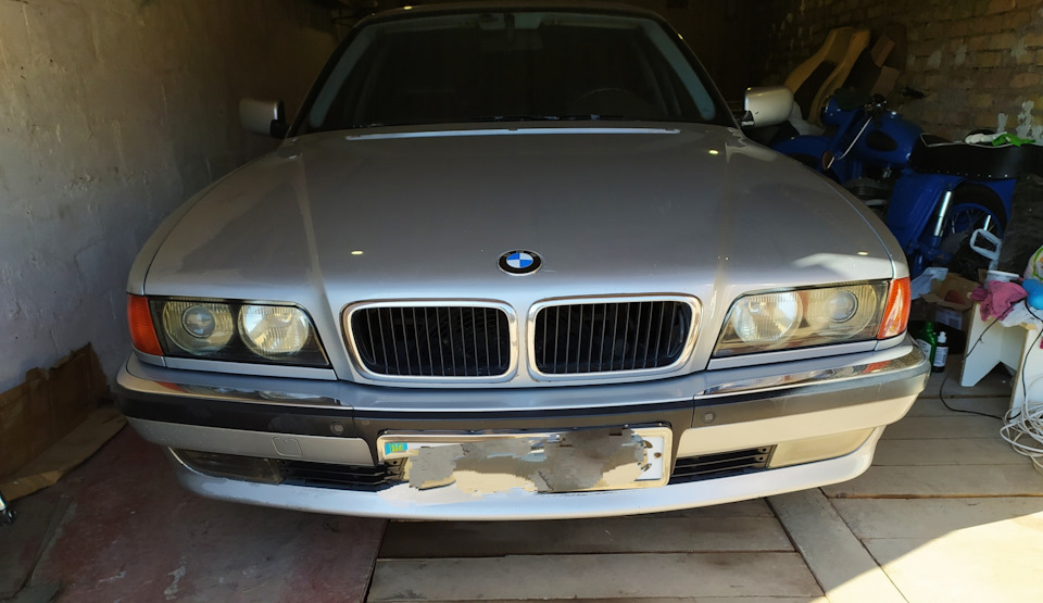 Повернув у зад. BMW е38 4