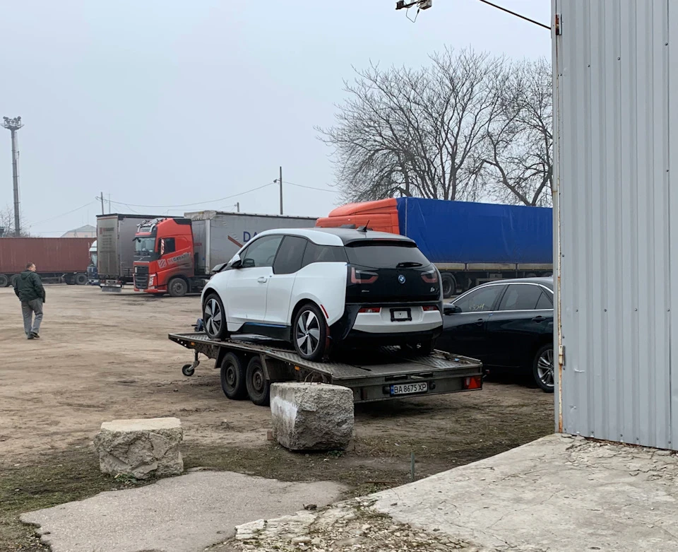 Нарешті допливла