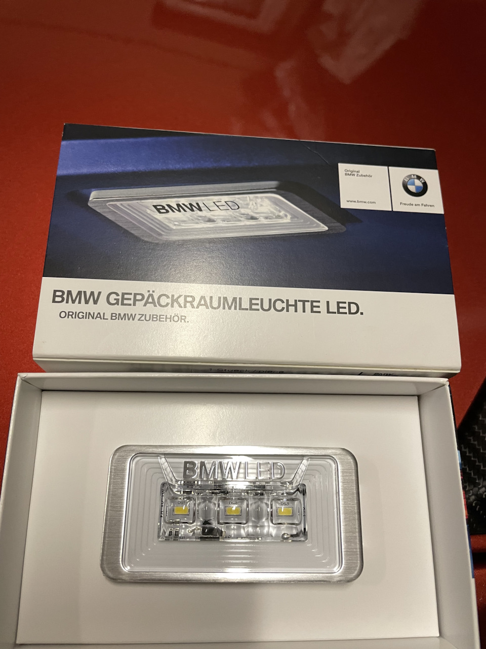 BMW LED підсвічування багажника 1