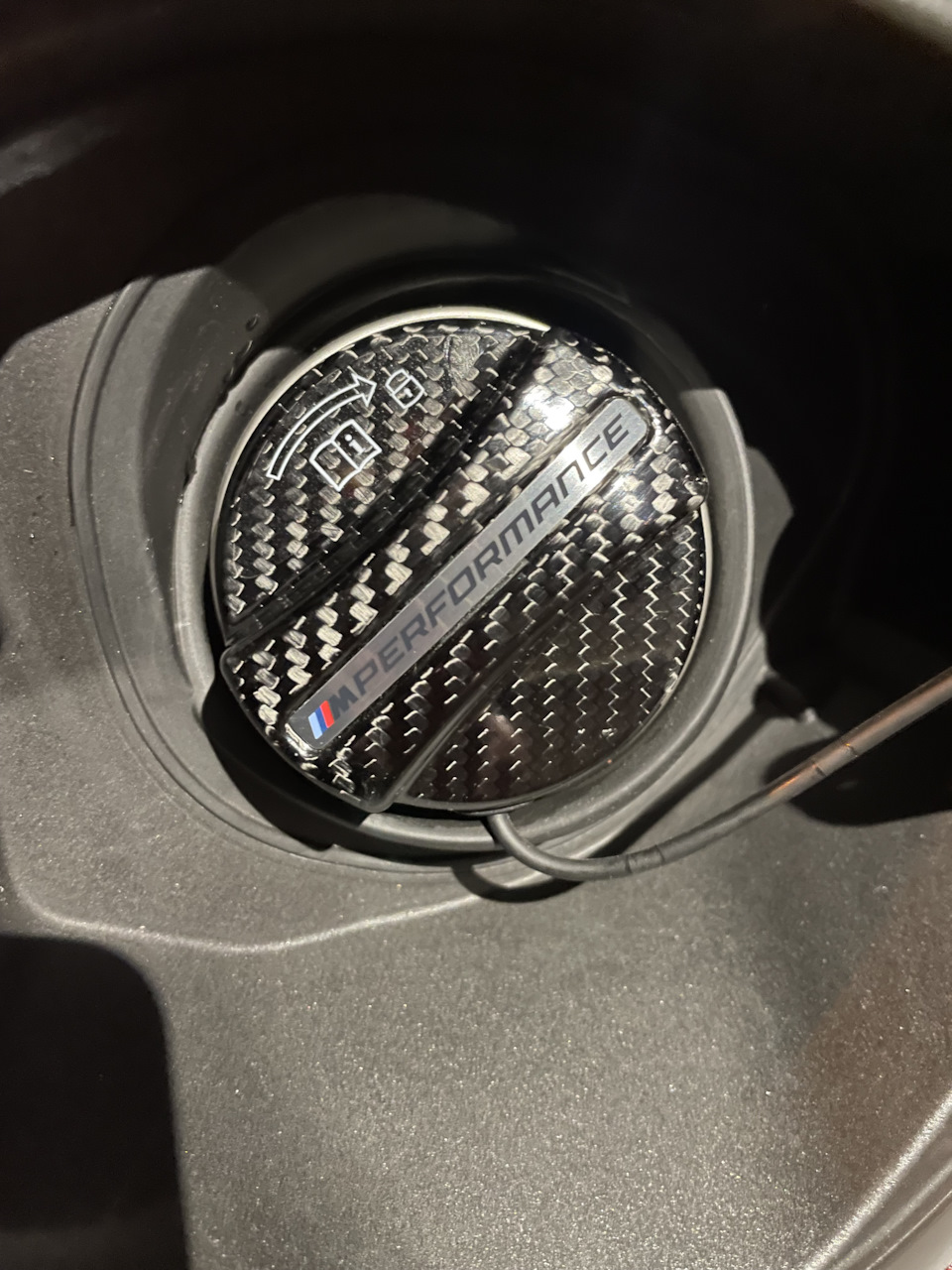 Кришка бензобака BMW M Performance Carbon Gas Cap Cover 4