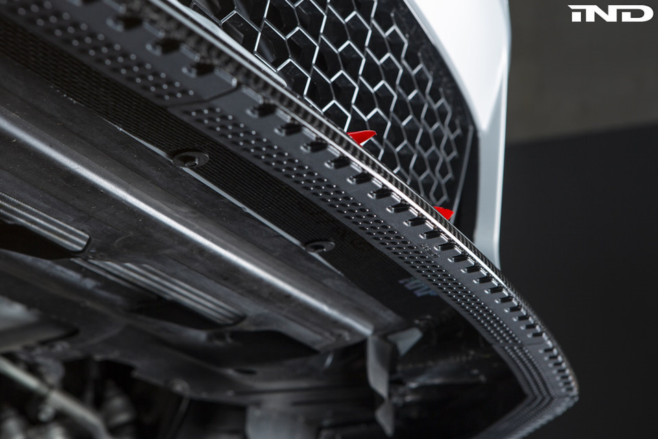 Обклеювання захисною плівкою SunTek PPF + Acexxon Universal Front Lip Protector 2