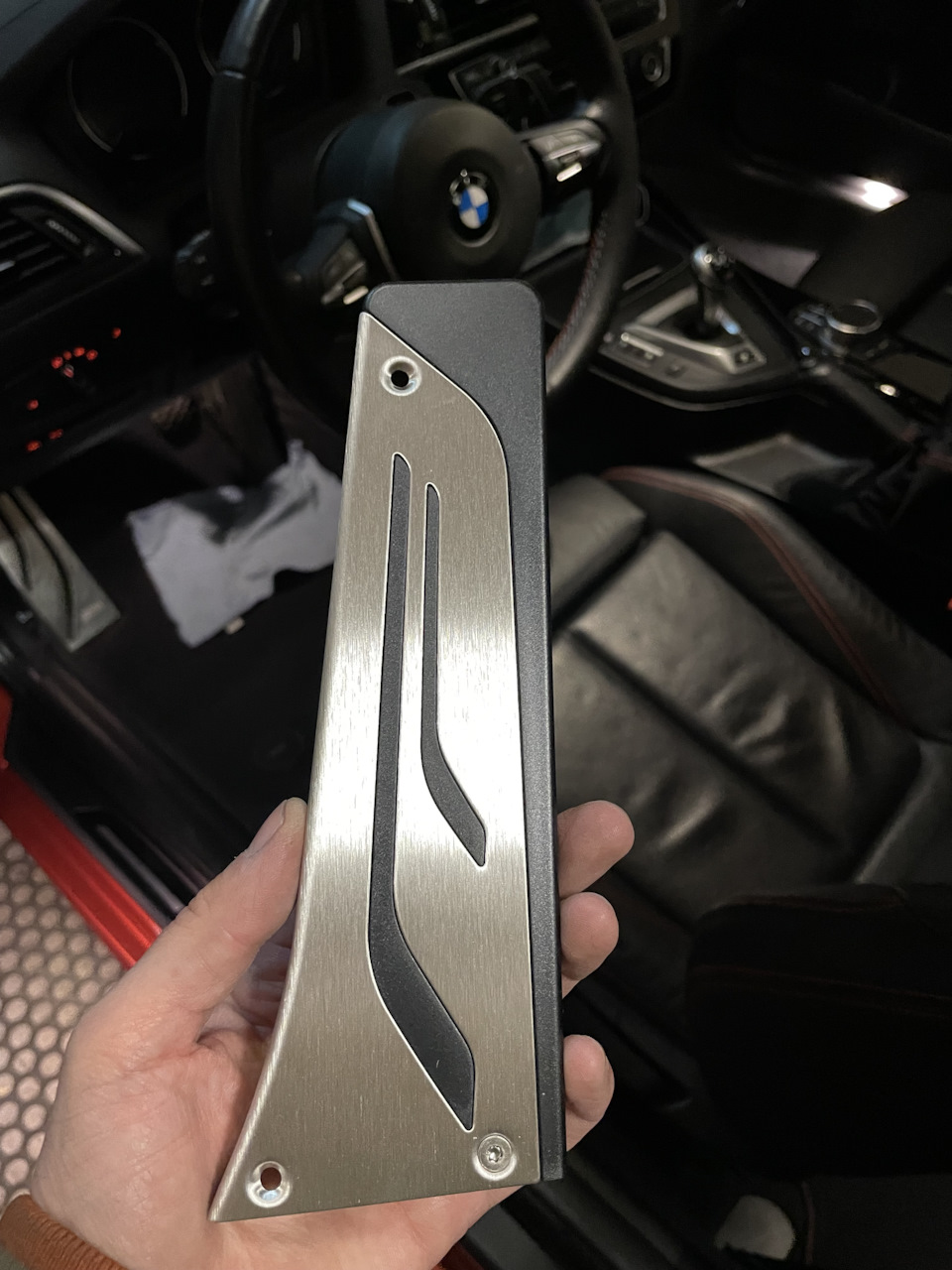Встановлення накладок педалей BMW M Performance Stainless Steel Pedal Set - Manual / DCT 3