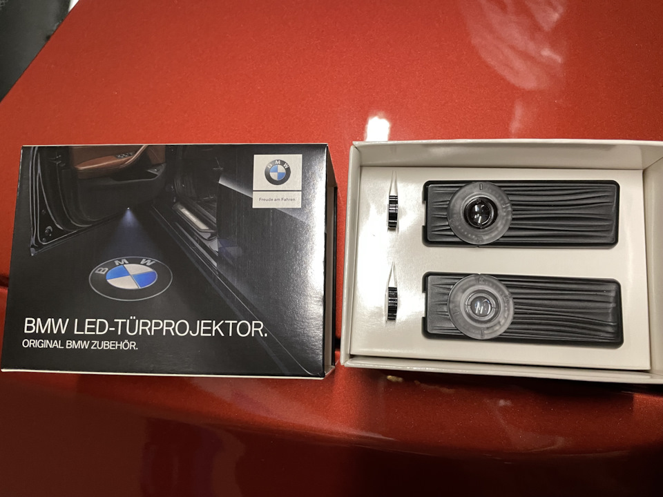 Встановлення підсвічування дверей LED Door Projector Light Kit 1