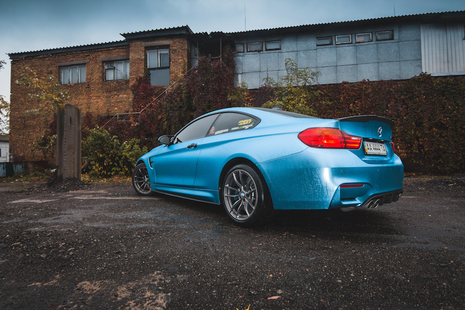 BMW M4 in autumn atmosphere🍂🍃🍂🍁🌂 2