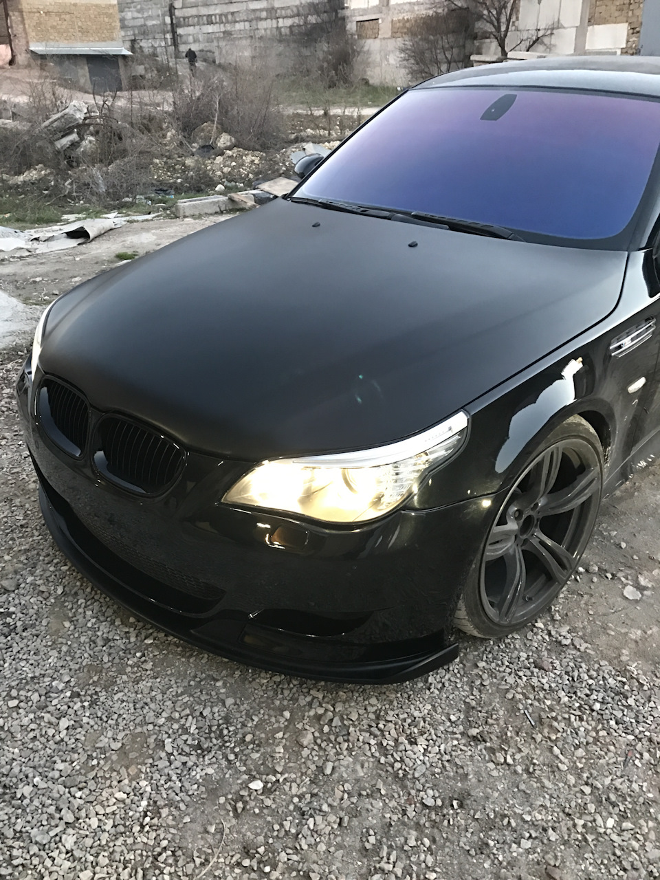 Невеликі зміни екстер'єру BMW M5 E60 1