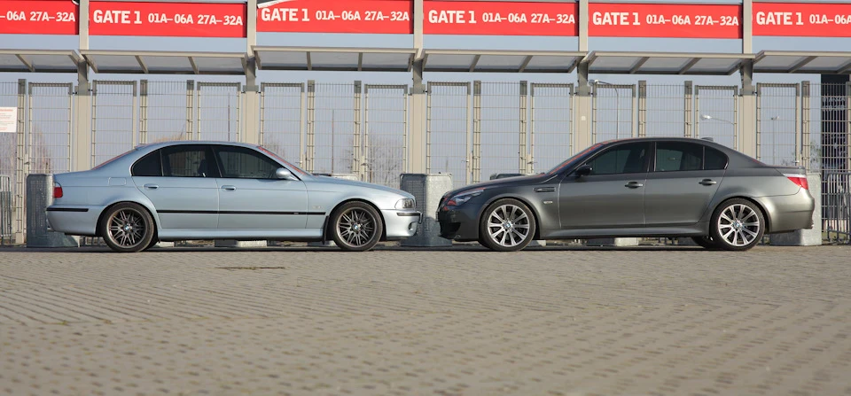 BMW E39 M5 vs E60 545i ///М