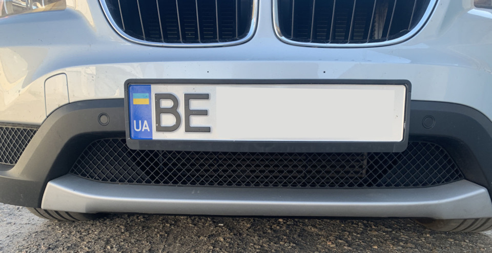 Зняв сітки з ґрат 3