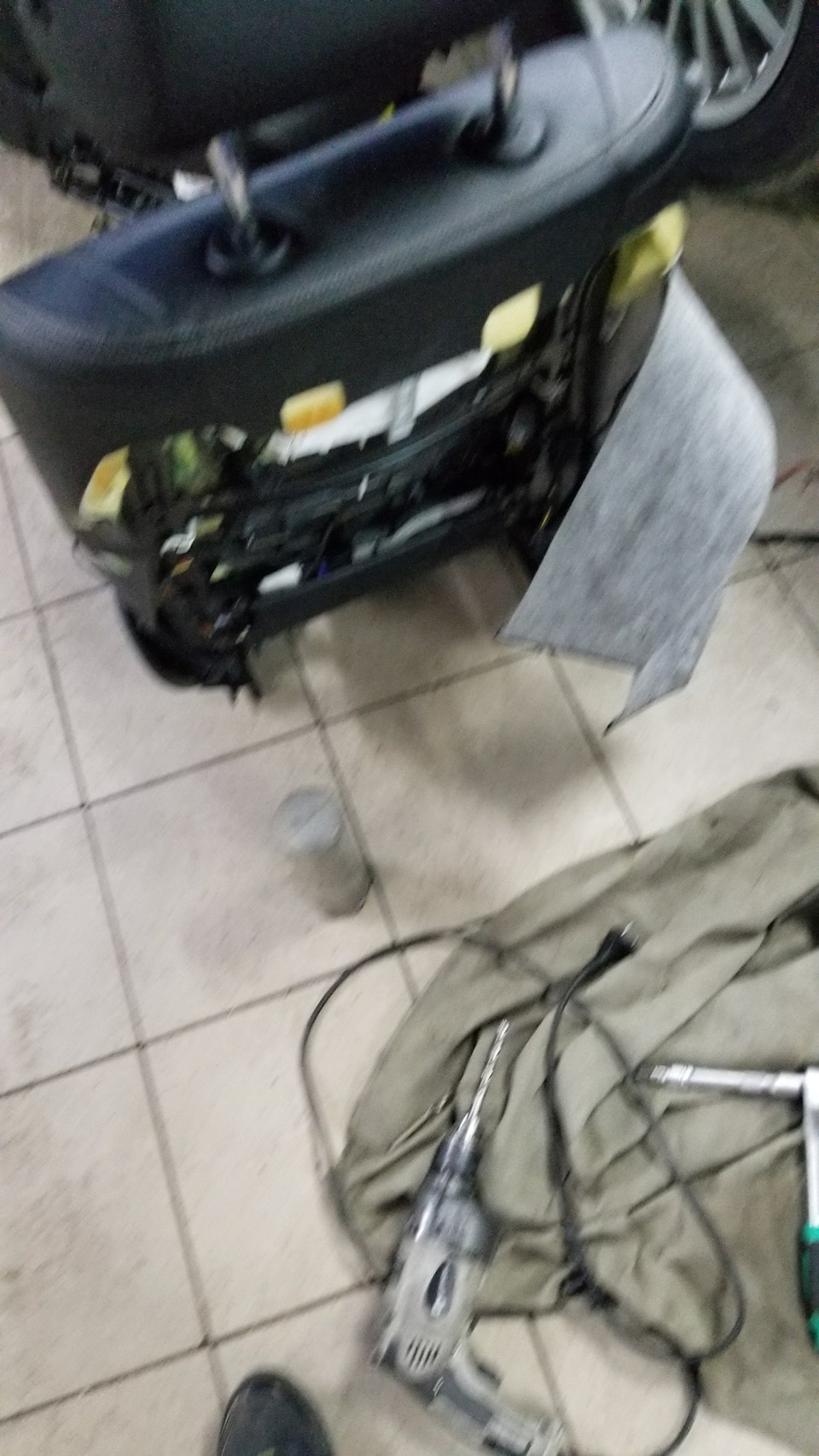 Встановлення електро сидінь від ф10 3