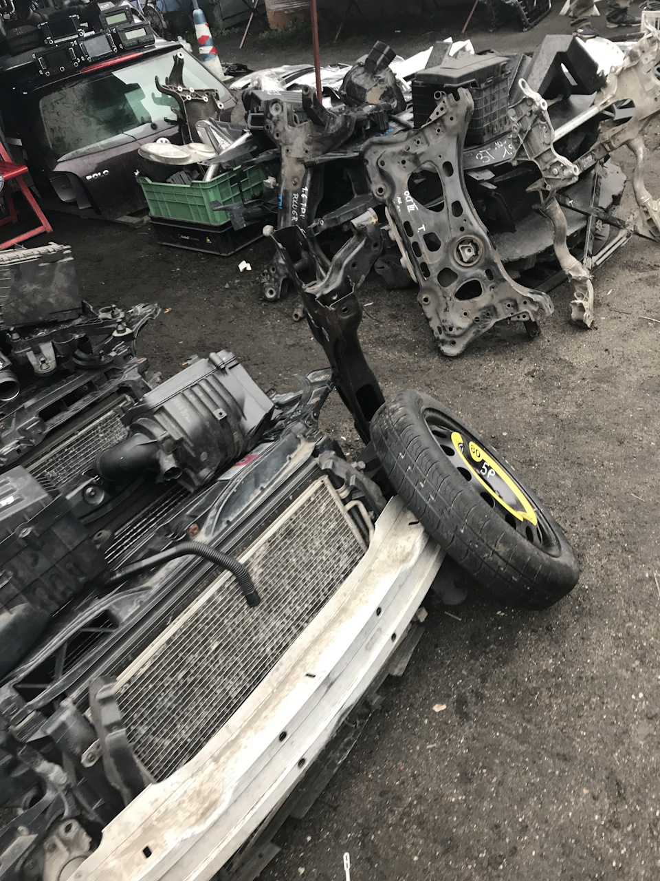 Базар автозапчастин у Познані. 3