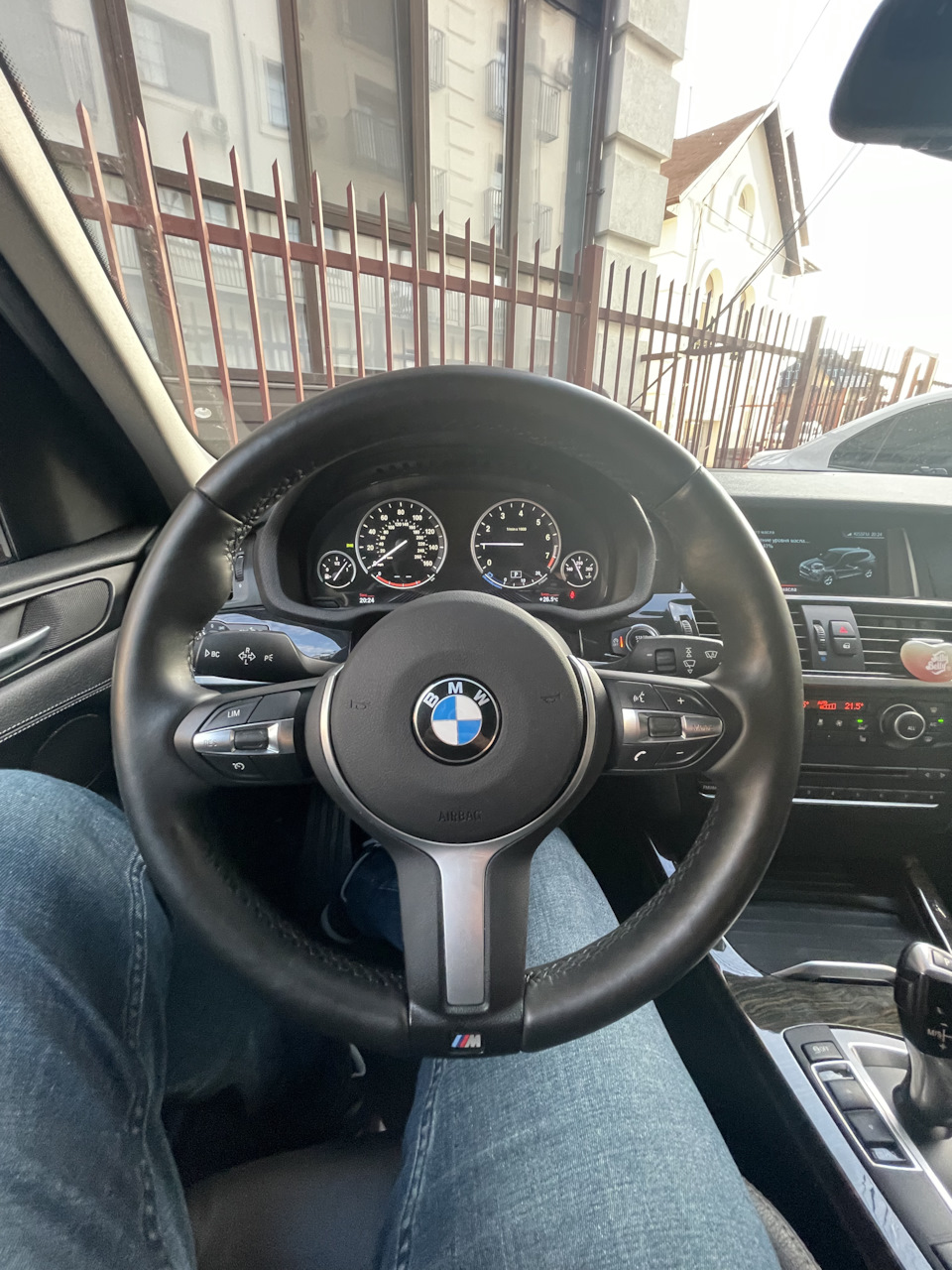 Руль+CarPlay+ шторка на підсклянники та накладки на кнопки ручника 1