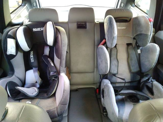 Дитяче крісло Recaro для старшого у BMW e83 1