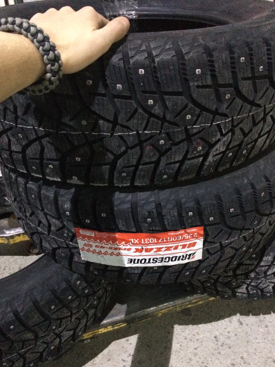 Шини на зиму Bridgestone Blizzak Spike-02 SUV 225/60 R17 103XL