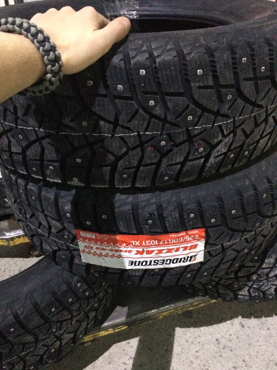 Шини на зиму Bridgestone Blizzak Spike-02 SUV 225/60 R17 103XL 1