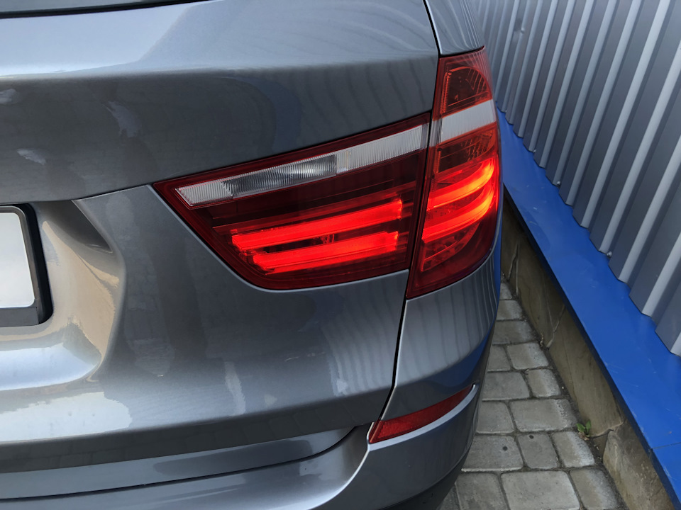 Ремонт заднього ліхтаря BMW X3 F25 4