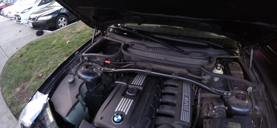 Заміна свічок запалювання на BMW 3.0si 2008 X3