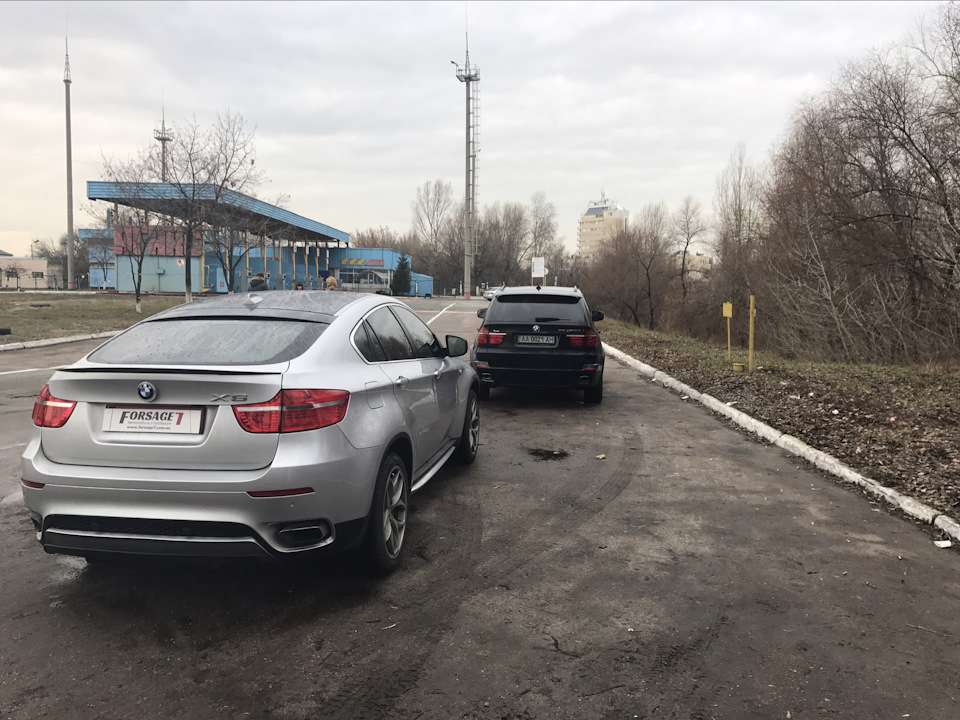 BMW X5d E70 vs BMW X6 4.4 E71 1