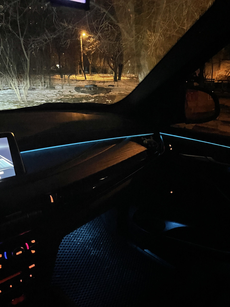 Краще ворог хорошого. Підсвічування Салону. 3