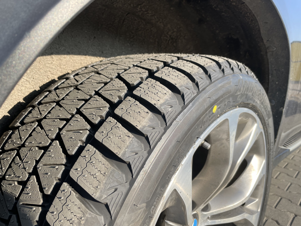 Bridgestone blizzak dm-v3 R20 5