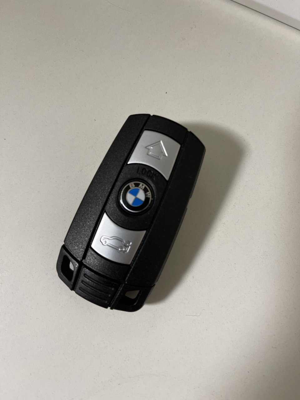 Заміна батарейки та корпусу (ключ BMW e70) 3