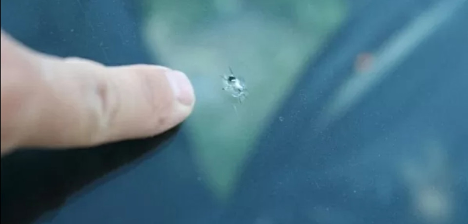 Сколи на лобовому склі 1