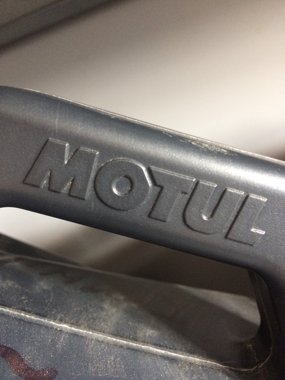 Підказка любителям MOTUL 1
