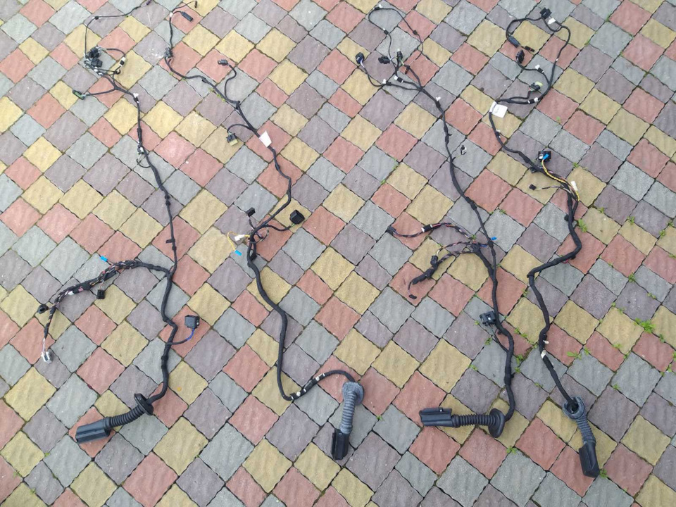 Встановлення дотяжок дверей 1