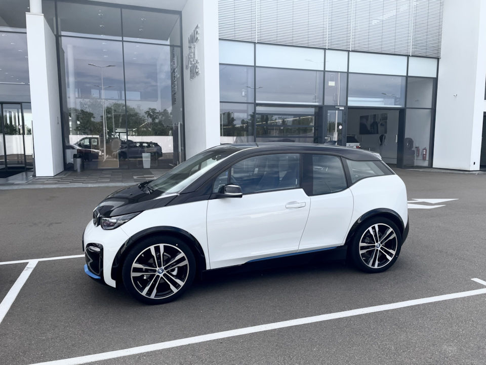 BMW i3 vs BMW X5 :) 1