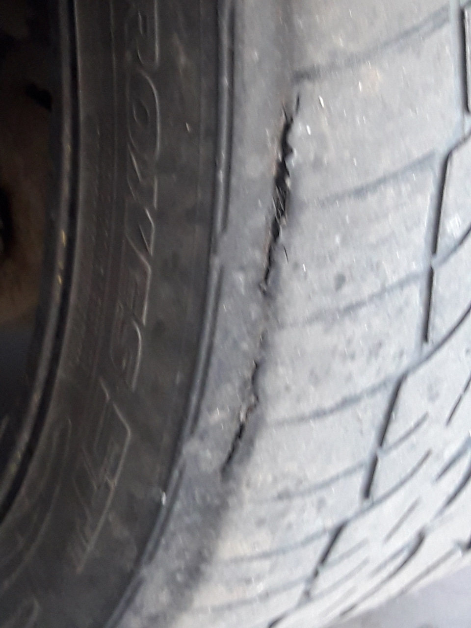 З'їло по нутрянку гуму за 1200 км. 3