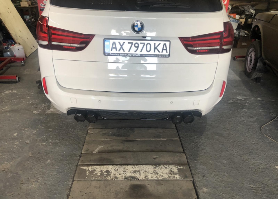 Встановлення вихлопу від X5M 5