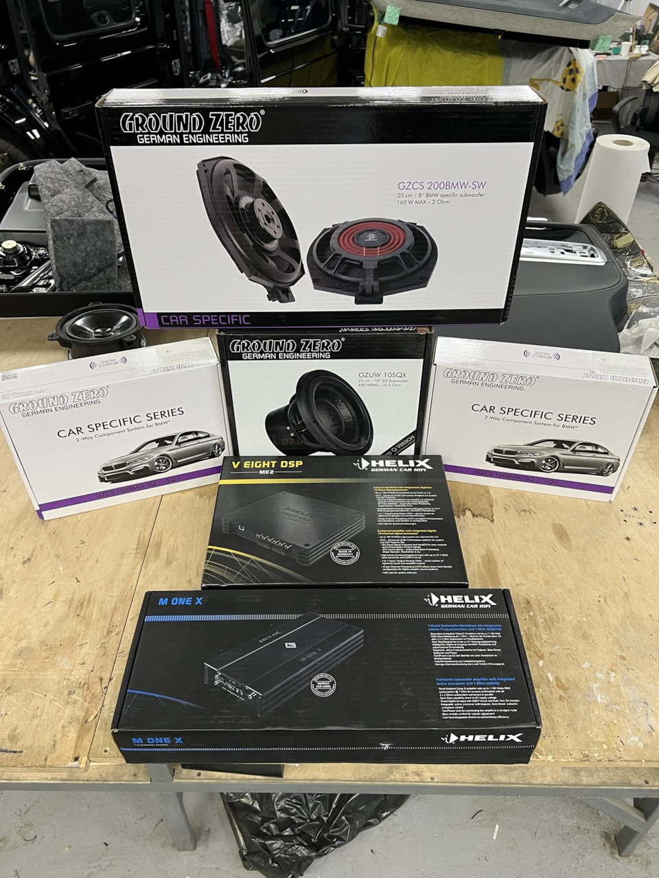 Замість Harman Kardon SQ система 😃 1