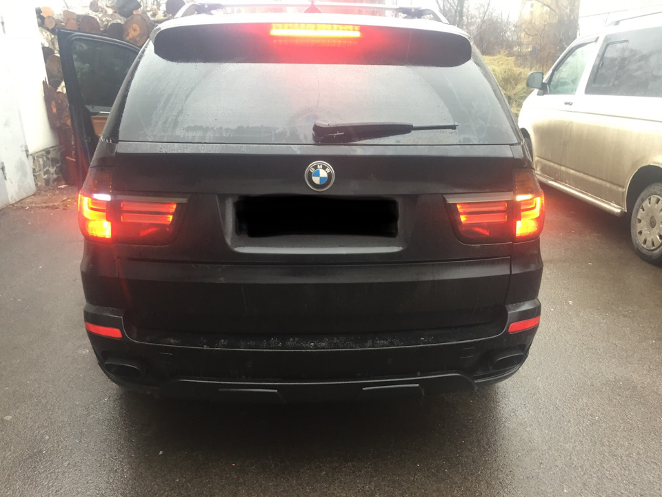 Установка Led лампочок заднього ходу в BMW X5 E70 1