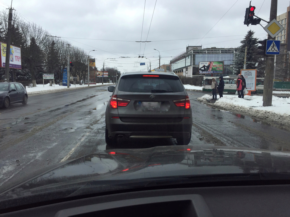 У сім'ї з'явився молодший брат - BMW X3 1