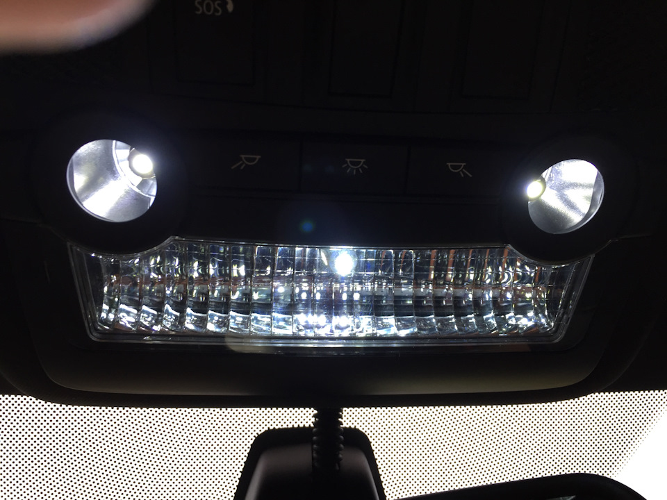 Замінив усі лампочки в салоні на LED 1