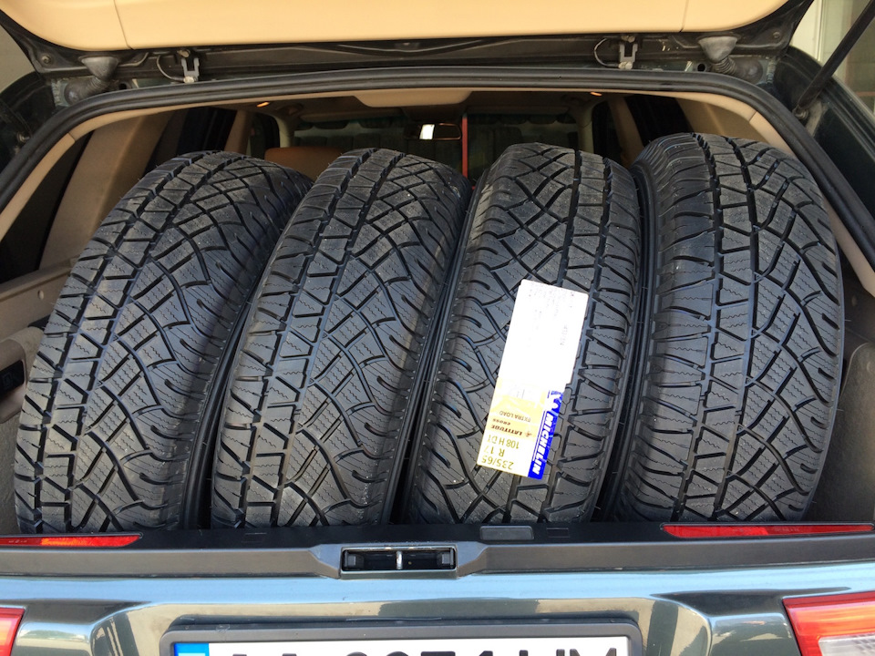 Michelin Latitude Cross =) 1