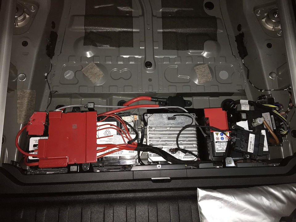 Два акумулятори на BMW F15? 🤔 1