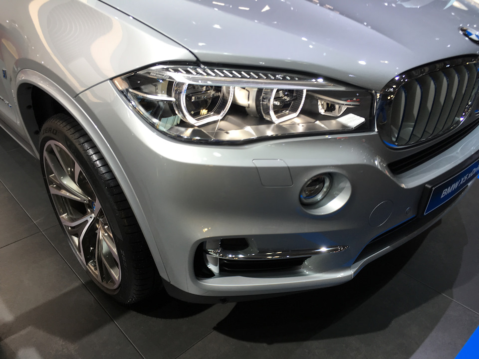 BMW Х5 на Паризькому автосалоні 2016 2