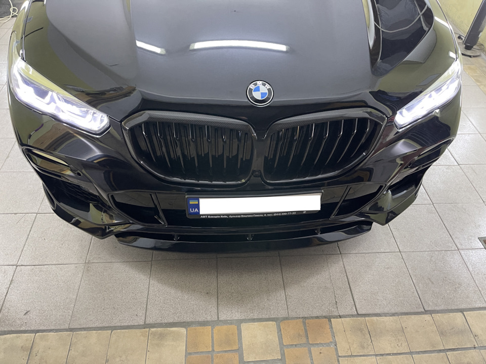 023: Карбонові ніздрі та М дзеркала BMW X5 G05 3