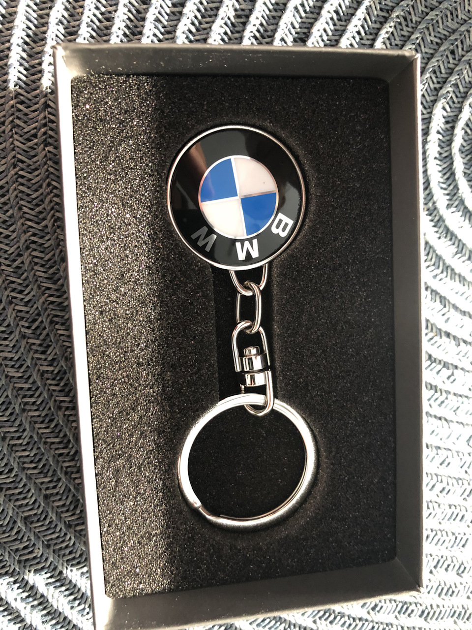 Купив брелок BMW 3