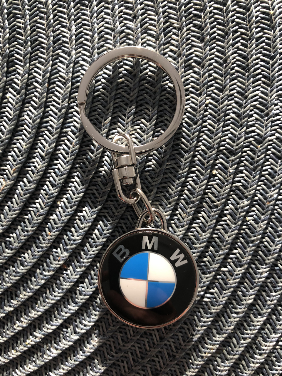 Купив брелок BMW 4