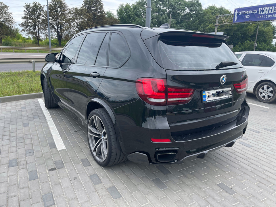 Встановив карбоновий задній дифузор ///M Performance 2