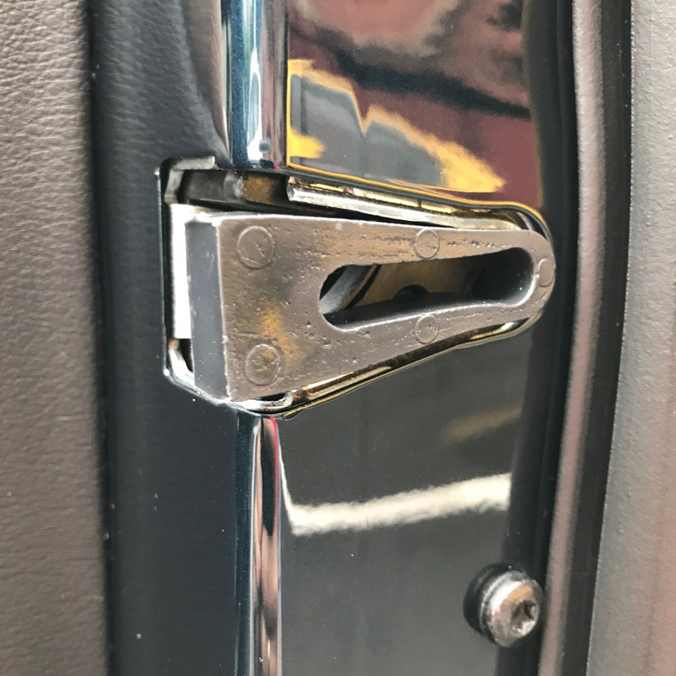 Упори замків дверей на X5 E70 (#скрипне) 3