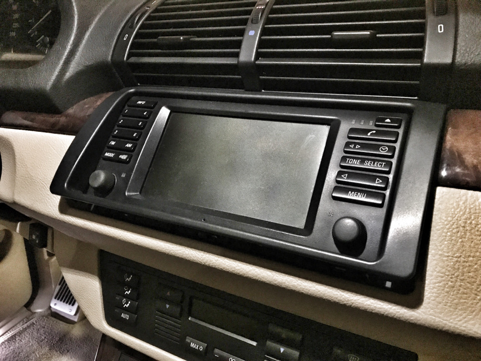 AUX у BMW Monitor 16:9 DSP. 2