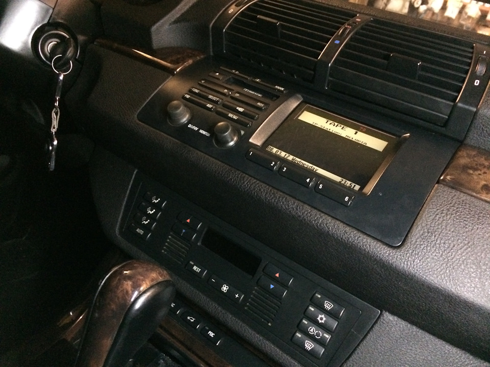 AUX у BMW Monitor 4:3 1
