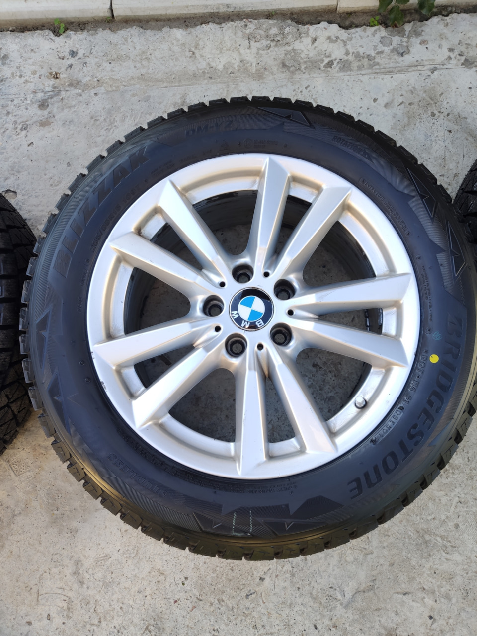 Сезонне перевзуття та Bridgestone Blizzak DM-V2 2
