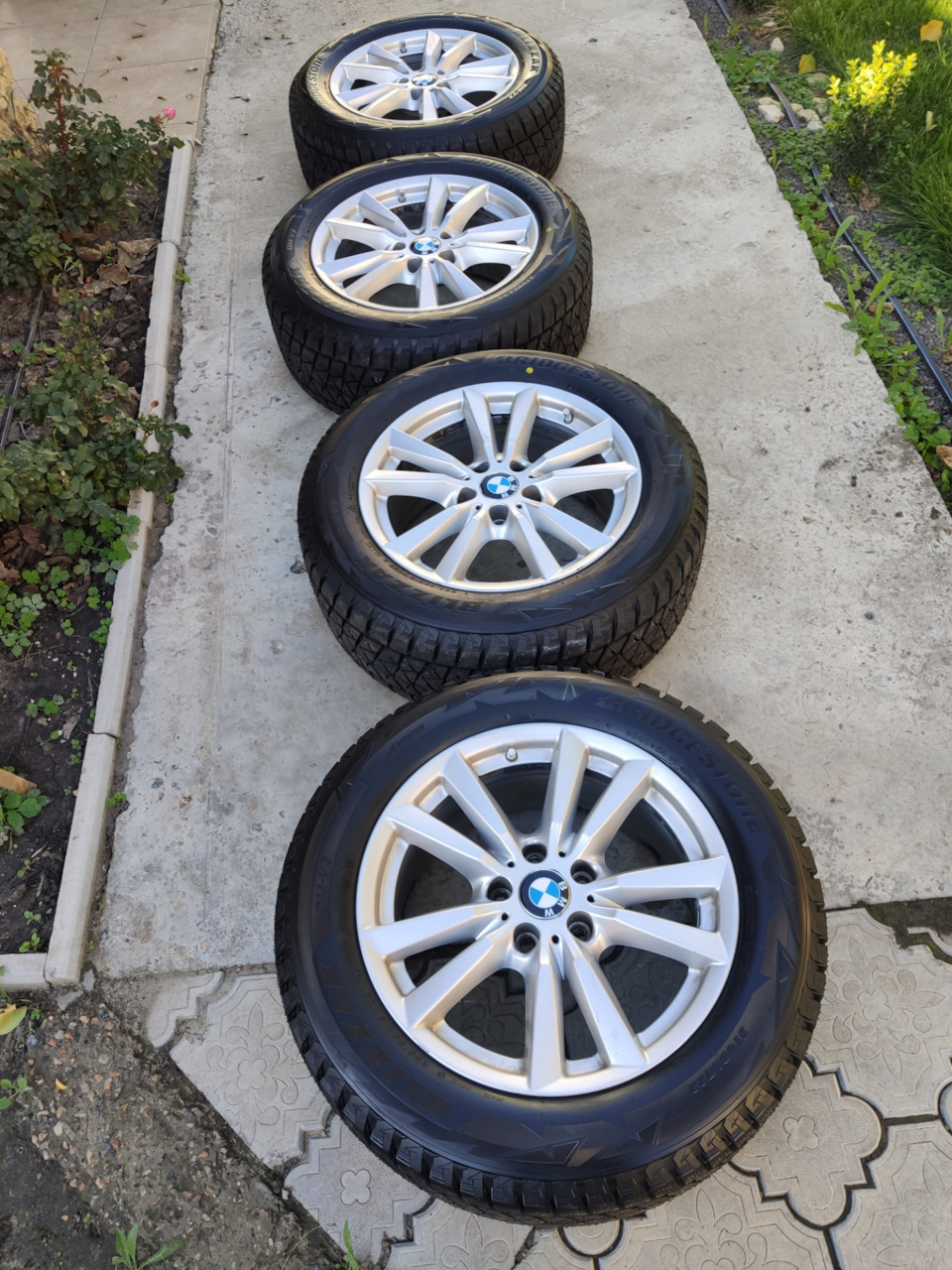 Сезонне перевзуття та Bridgestone Blizzak DM-V2 3