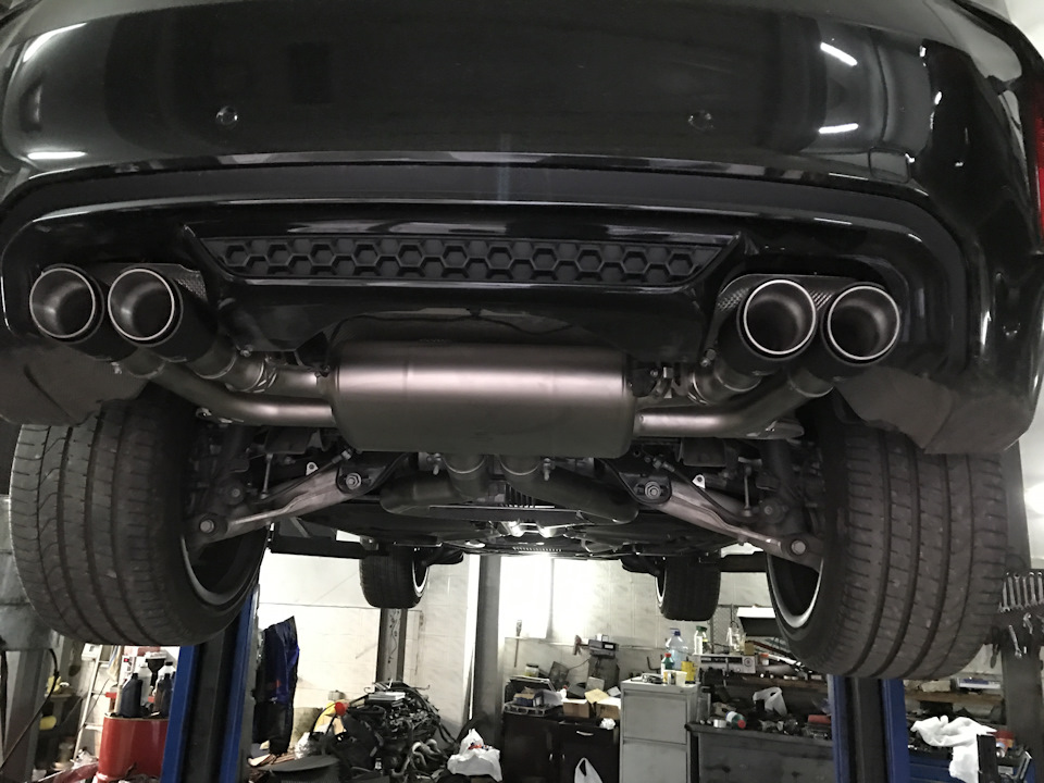 AKRAPOVIC 4
