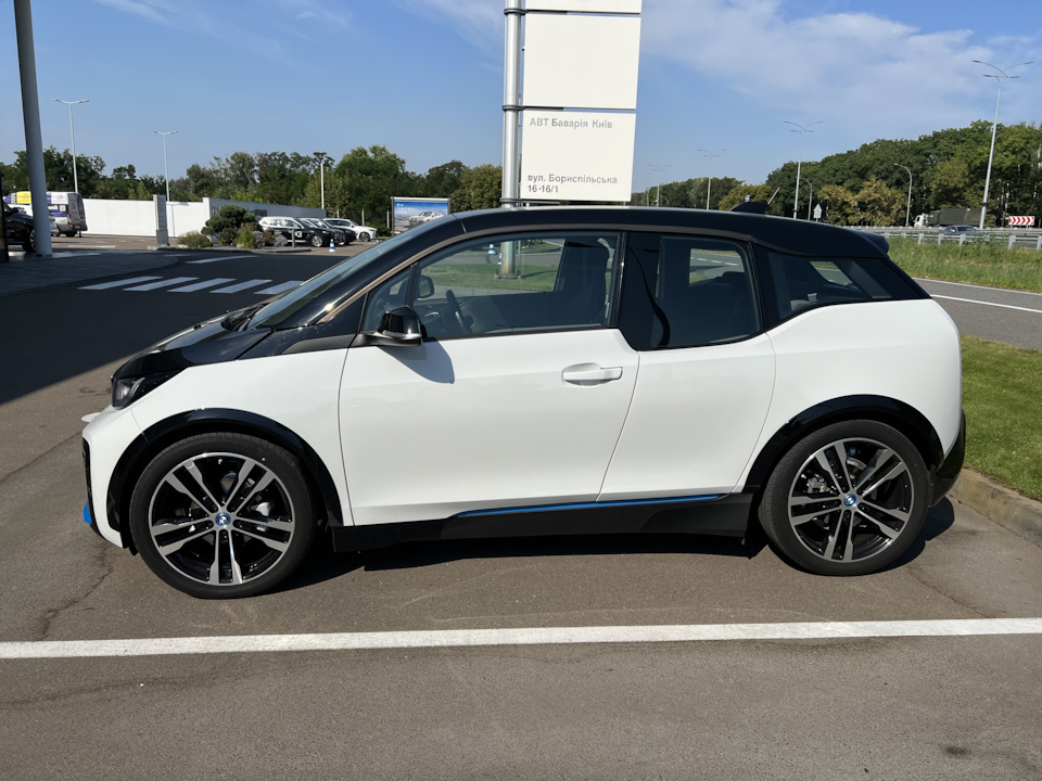 Підмінене авто BMW i3s 5