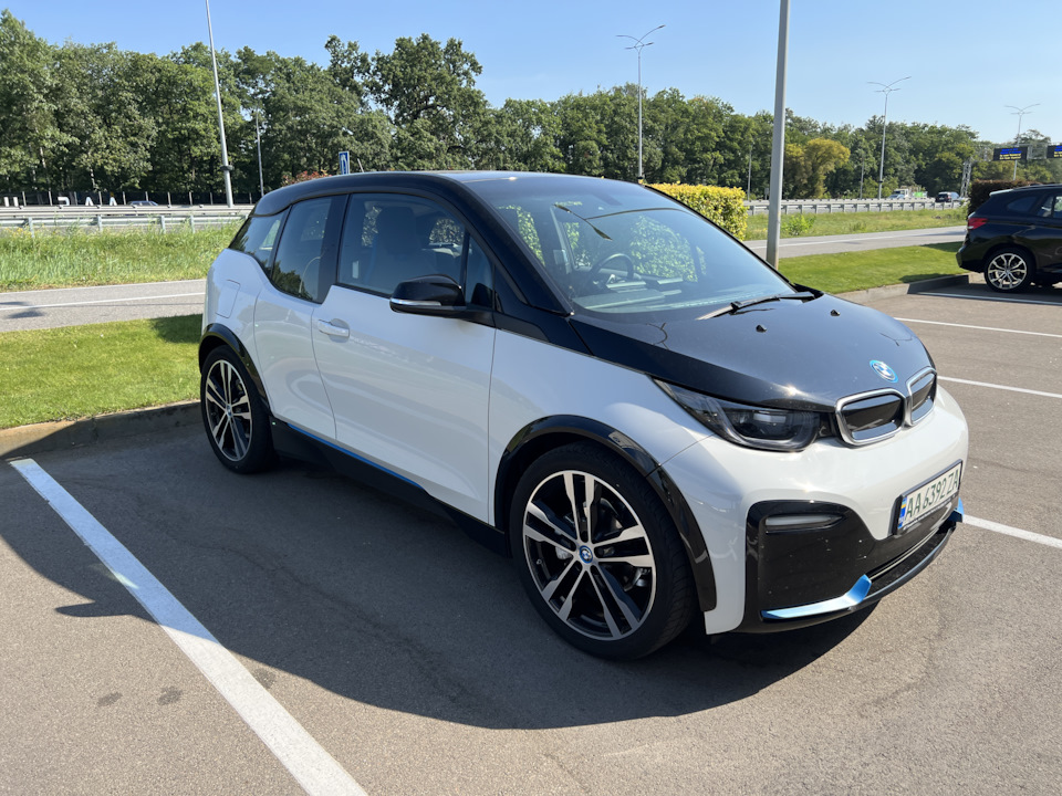 Підмінене авто BMW i3s 1