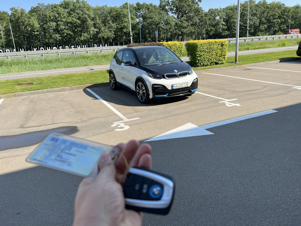 Підмінене авто BMW i3s 2